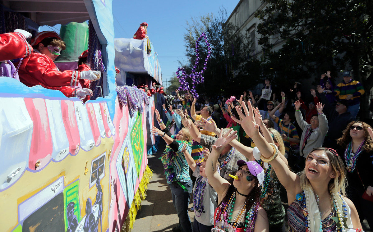 Krewe of Iris 2017 rolls in New Orleans: See Mardi Gras parade photos